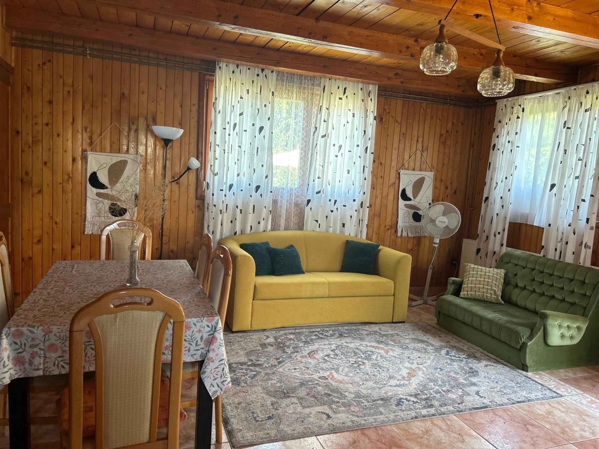 Lellei Pihenohaz Balatonlelle 빌라 외부 사진